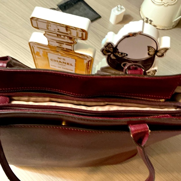 Michael Kors Red Tote Bag with Gold Hardware - Picture 5 of 12